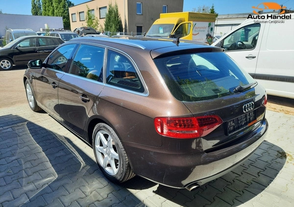 Audi A4 cena 39999 przebieg: 182000, rok produkcji 2011 z Halinów małe 781